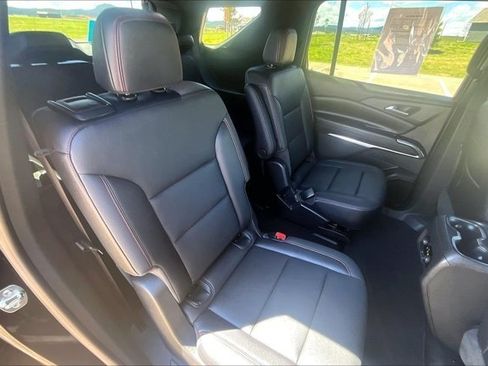 Used 2025 Chevrolet Traverse Z71 AWD/4WD image 25