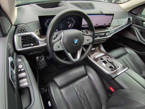 Used 2025 BMW X7 xDrive40i AWD/4WD image 10