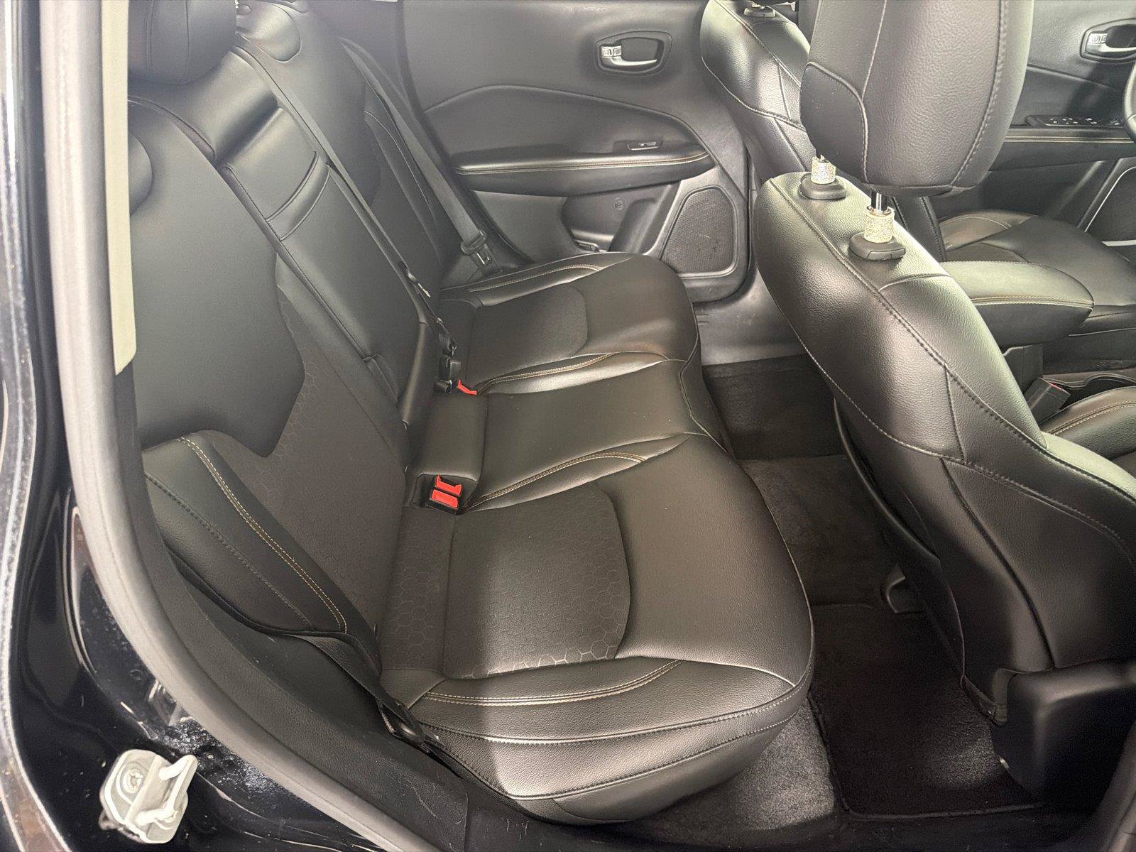 Used 2018 Jeep Compass Latitude w/ Popular Equipment Group FWD image 15