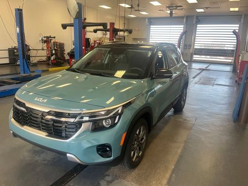 Used 2024 Kia Seltos S FWD image 2