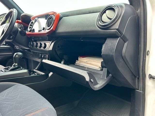 Used 2019 Toyota Tacoma TRD Off-Road AWD/4WD image 37