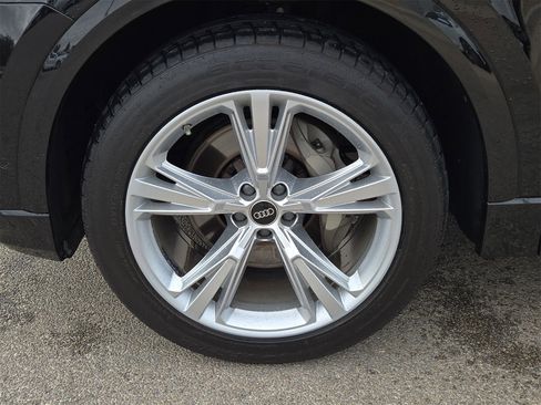 Used 2023 Audi Q8 Premium Plus w/ Premium Plus Package image 11