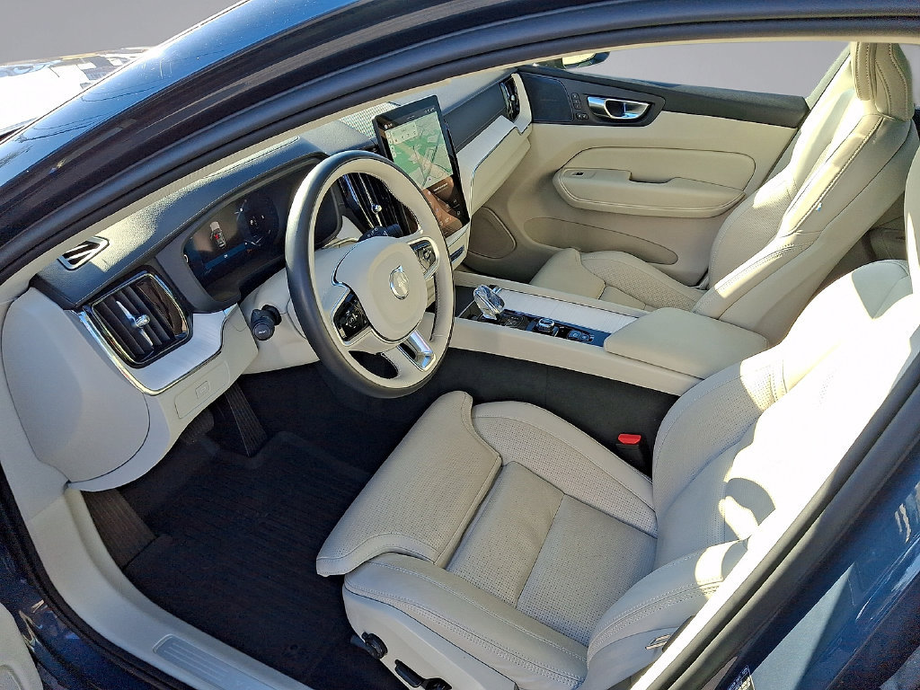 Certified 2026 Volvo XC60 B5 Ultra AWD/4WD image 17