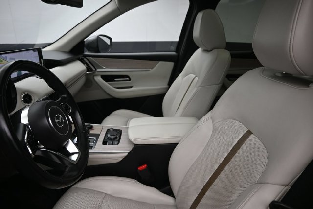 Certified 2024 MAZDA CX-90 Plug-In Hybrid w/ Premium Plus AWD/4WD image 23