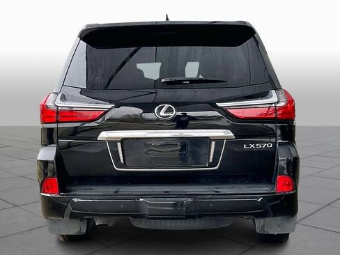 Used 2020 Lexus LX 570 4WD w/ 3rd Row & Luxury Pkg image 4