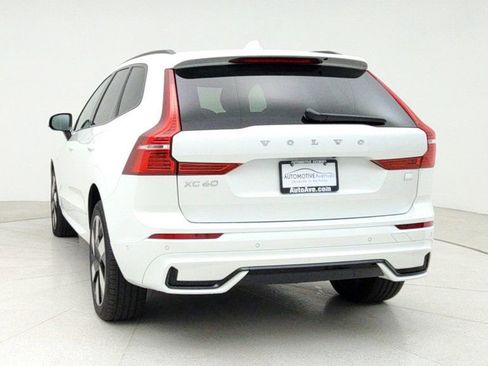 Used 2024 Volvo XC60 T8 Plus image 6