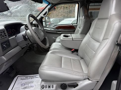 Used 2002 Ford F250 Lariat image 14