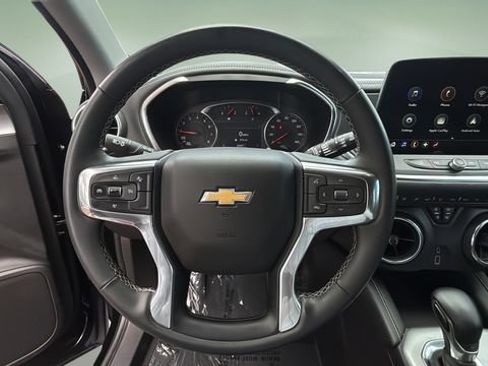 Used 2024 Chevrolet Blazer LT FWD image 12