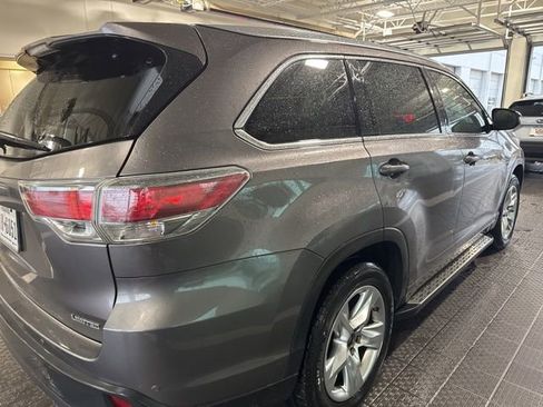 Used 2016 Toyota Highlander Limited image 2