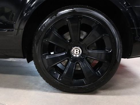 Used 2020 Bentley Bentayga Design Series AWD/4WD image 32