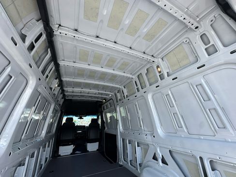 Used 2025 Mercedes-Benz Sprinter 2500 image 15