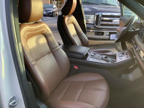 Used 2023 Lincoln Aviator Reserve w/ Equipment Group 201A image 41