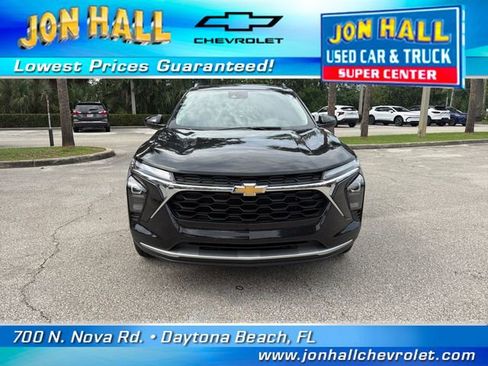 Used 2025 Chevrolet Trax LT FWD image 20