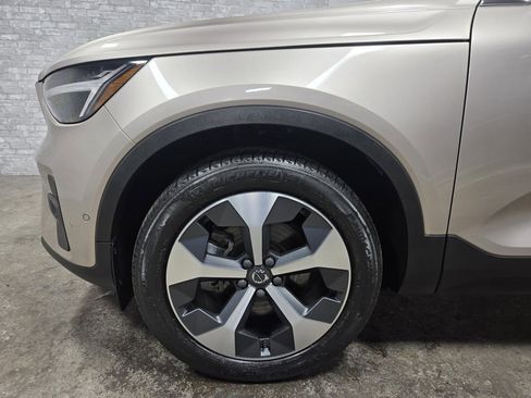 Used 2024 Volvo XC40 B5 Plus image 58