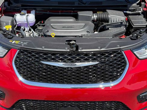 New 2026 Chrysler Pacifica Select FWD image 26