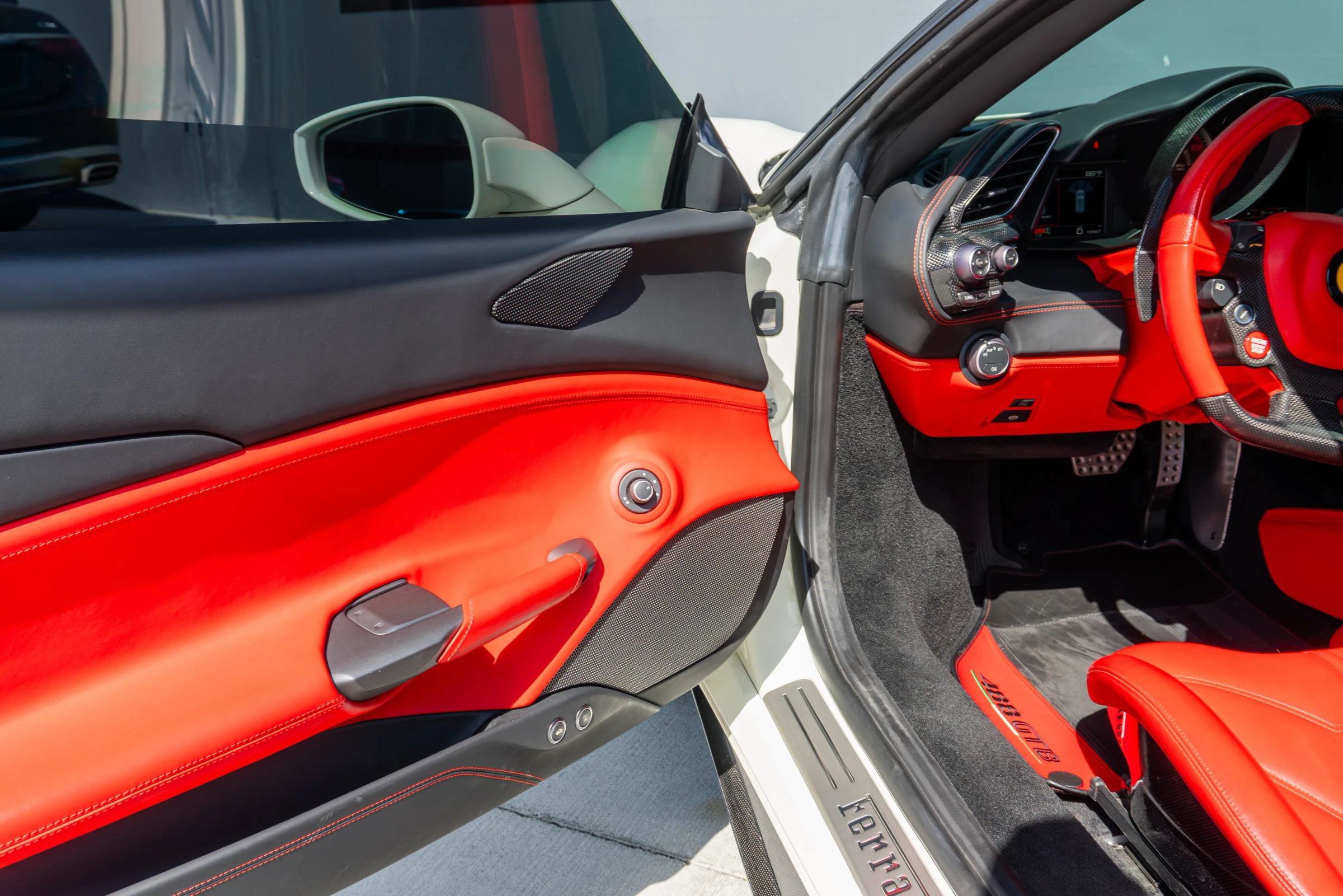 Used 2018 Ferrari 488 GTB RWD image 66