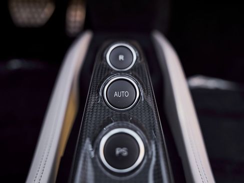 Used 2022 Ferrari F8 Tributo image 77