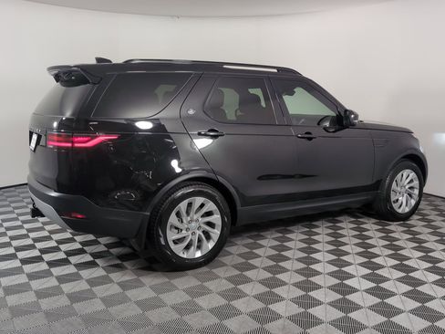 Used 2025 Land Rover Discovery S image 7