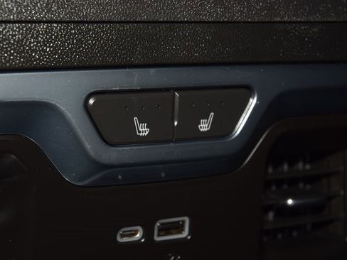 Used 2023 Chevrolet Silverado 1500 High Country w/ High Country Premium Package image 46