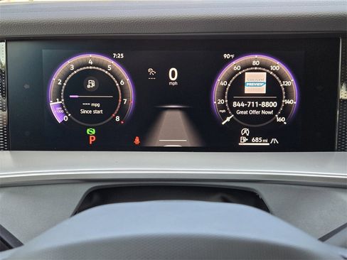 New 2025 Volkswagen Tiguan SE image 13