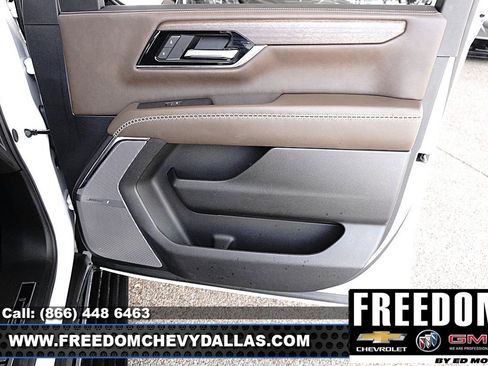 Used 2025 GMC Yukon XL Denali Ultimate AWD/4WD image 42