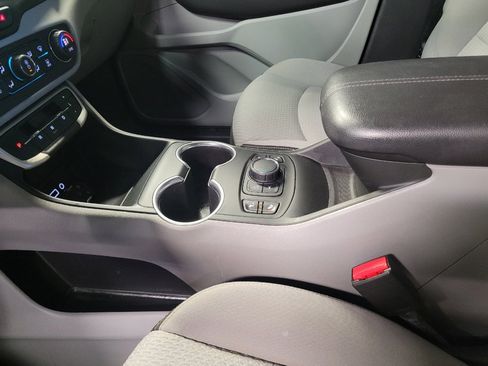 Used 2022 GMC Terrain SLE w/ Driver Convenience Package FWD image 26