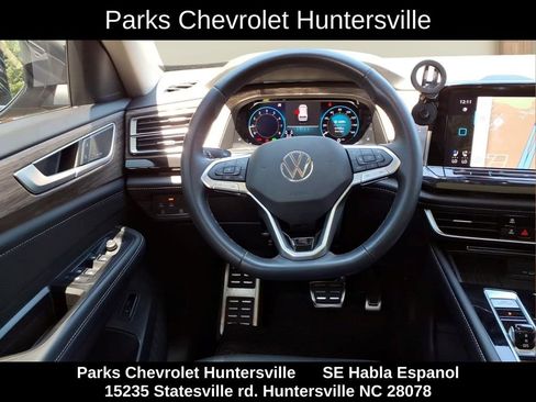 Used 2025 Volkswagen Atlas SEL Premium R-Line AWD/4WD image 22