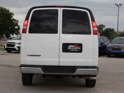Used 2025 Chevrolet Express 3500 LT w/ LT Preferred Equipment Group RWD image 10