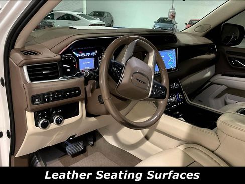 Used 2021 GMC Yukon Denali w/ Denali Premium Package AWD/4WD image 4