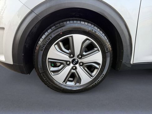 Used 2019 Kia Niro LX image 9