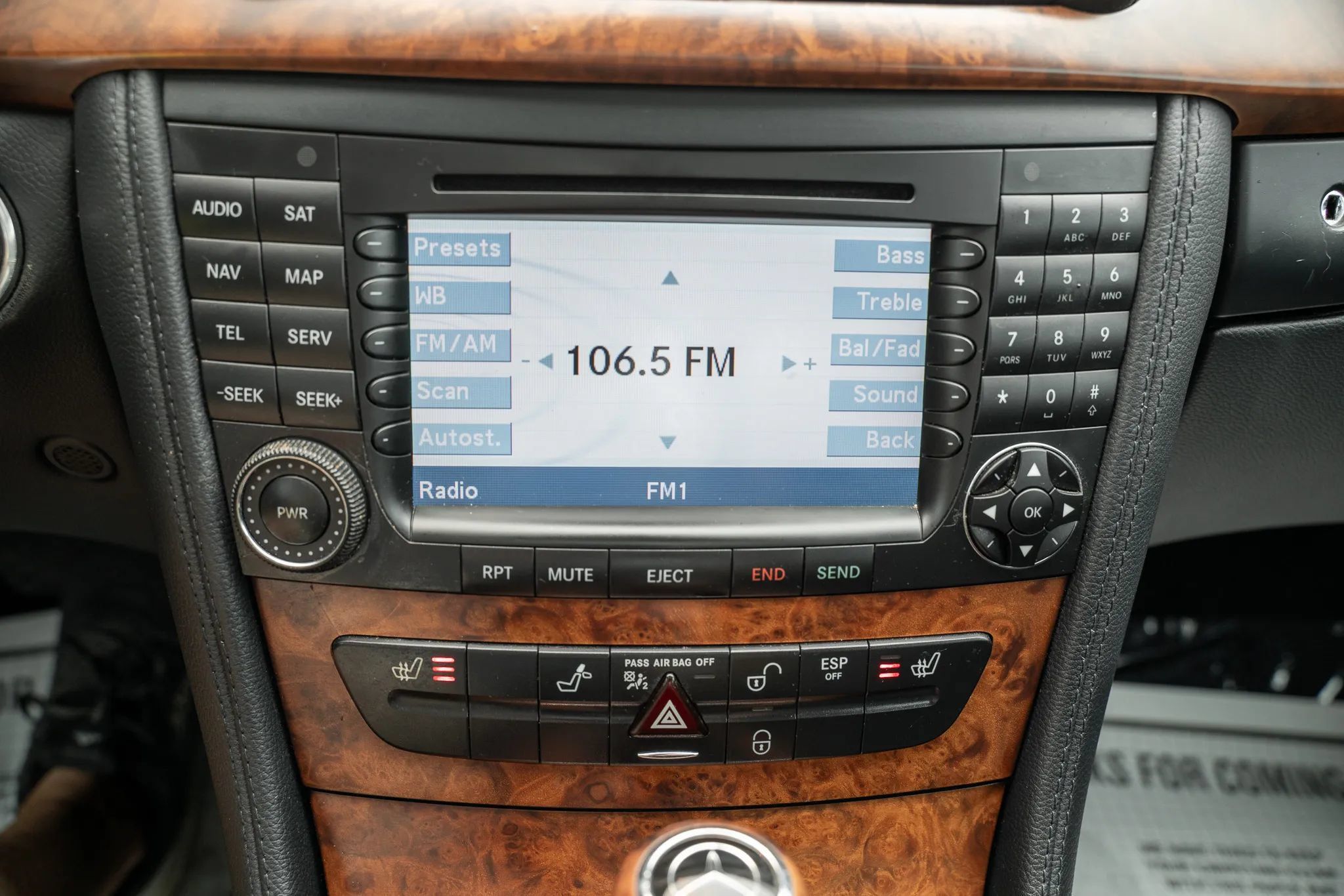 Used 2006 Mercedes-Benz CLS 500 w/ Entertainment Pkg image 22