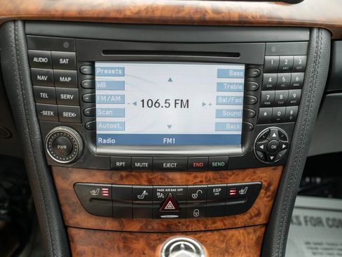 Used 2006 Mercedes-Benz CLS 500 w/ Entertainment Pkg image 22