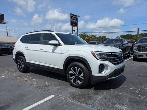 Used 2024 Volkswagen Atlas SE FWD image 3