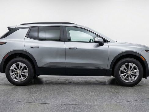 Used 2025 Chevrolet Equinox LT image 11