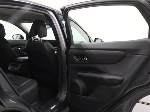 Used 2024 Nissan Ariya AWD image 16