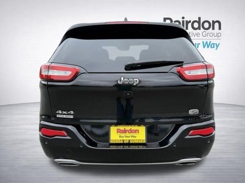 Used 2017 Jeep Cherokee Overland w/ Technology Group AWD/4WD image 6