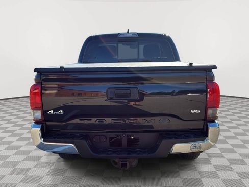 Used 2019 Toyota Tacoma SR5 AWD/4WD image 6