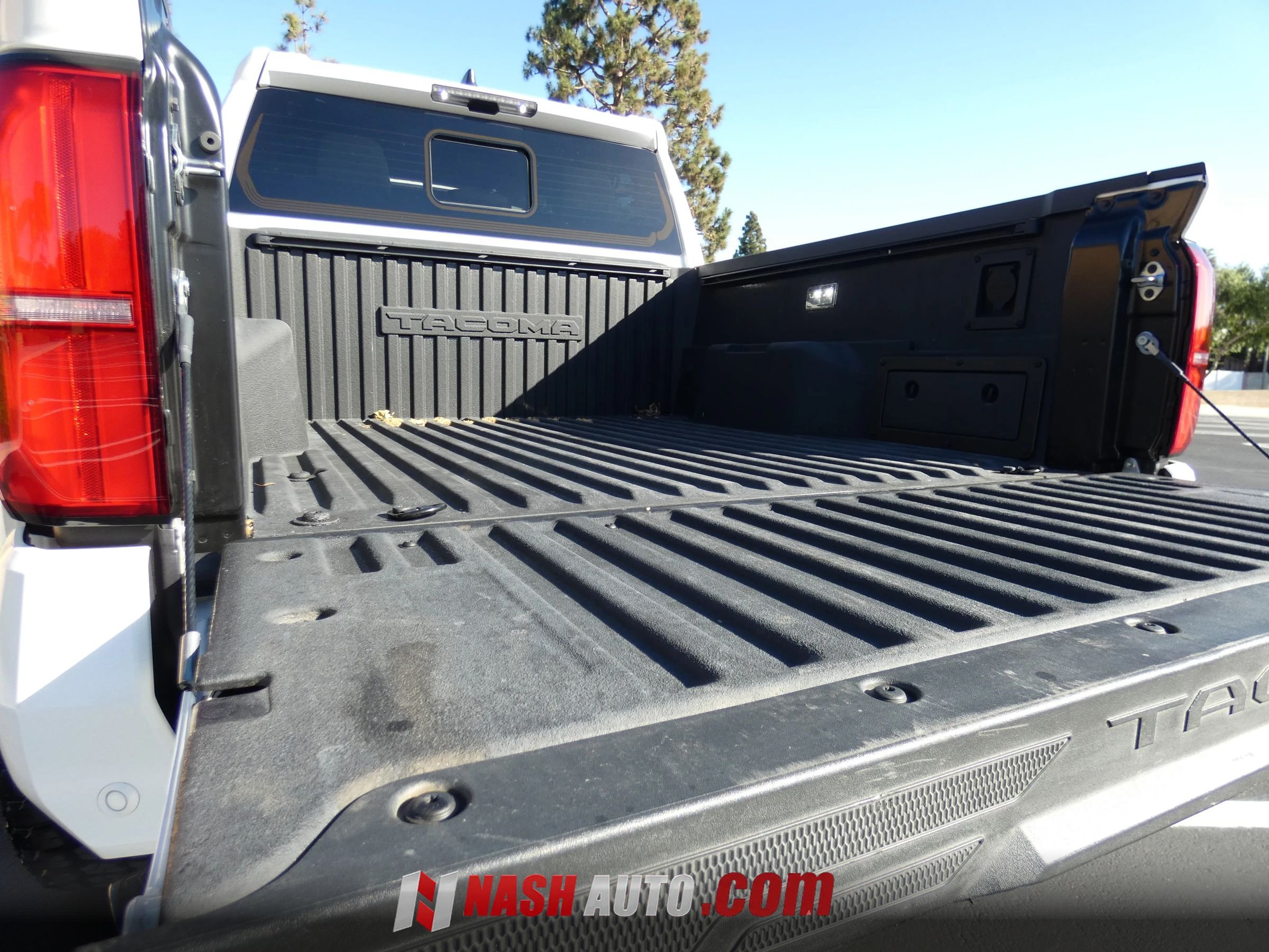 Used 2026 Toyota Tacoma TRD Sport w/ TRD Sport Upgrade Package AWD/4WD image 21