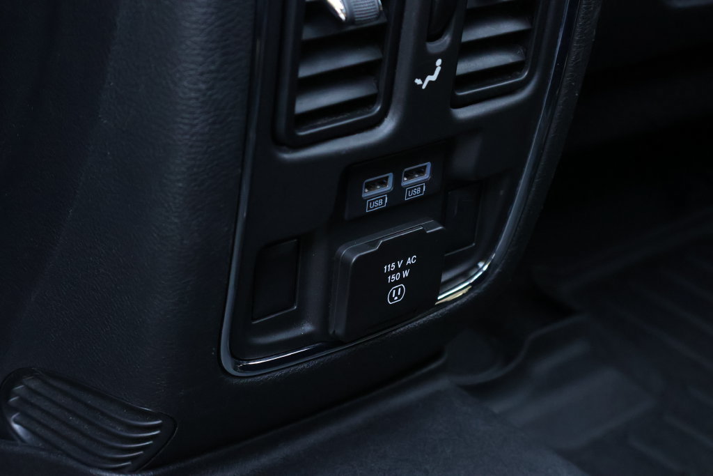 Used 2022 Jeep Grand Cherokee Limited w/ Tech Group AWD/4WD image 46