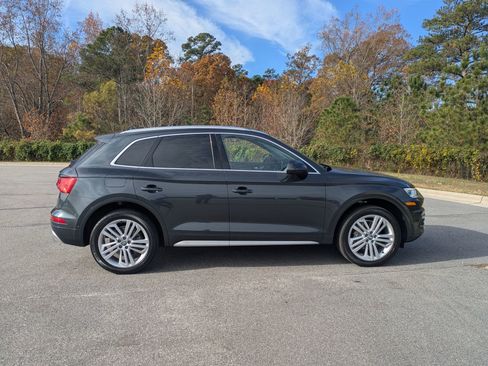 Used 2019 Audi Q5 Prestige w/ Prestige Package image 4