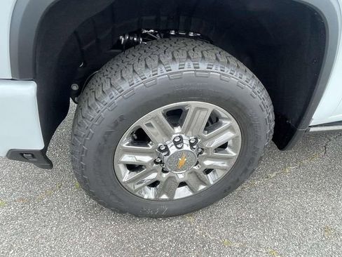New 2026 Chevrolet Silverado 2500 High Country w/ High Country Premium Package AWD/4WD image 9