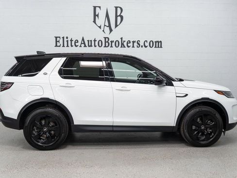 Used 2022 Land Rover Discovery Sport SE image 5