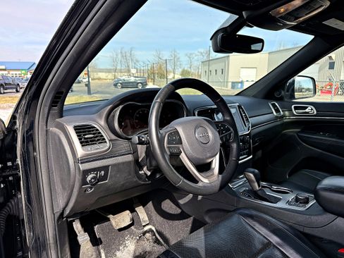 Used 2019 Jeep Grand Cherokee Limited w/ Luxury Group II image 10