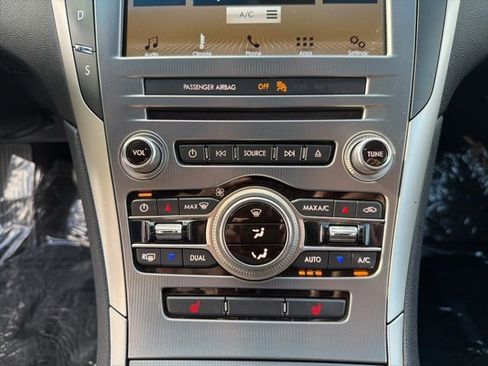 Used 2018 Lincoln MKZ Premiere image 26