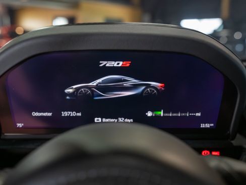 Used 2018 McLaren 720S RWD image 35