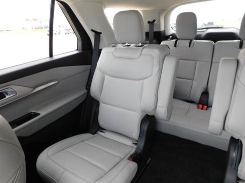 New 2026 Ford Explorer Active w/ Active Comfort Package image 18