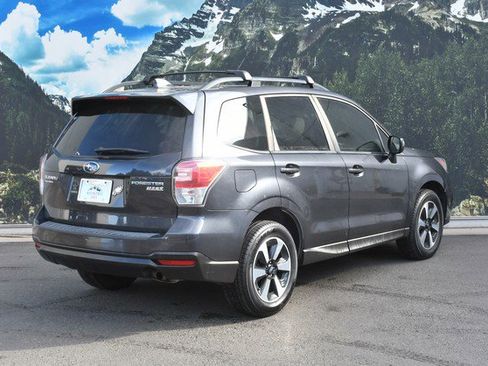 Used 2017 Subaru Forester 2.5i Premium w/ All-Weather Package image 3