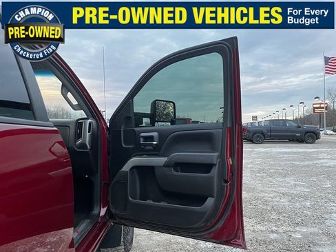 Used 2018 Chevrolet Silverado 1500 LT w/ All Star Edition image 32
