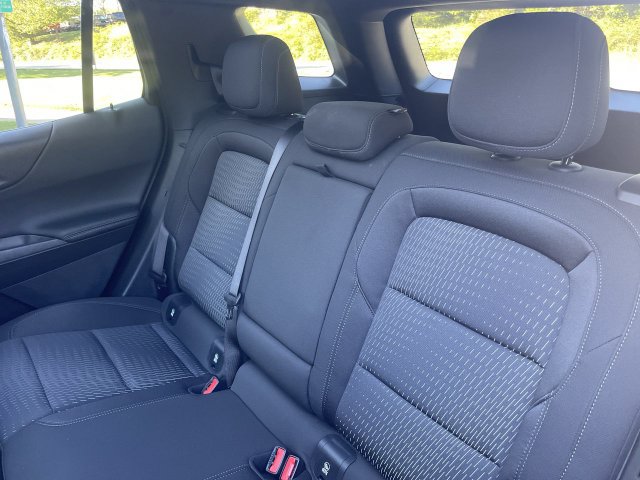 Used 2026 Chevrolet Equinox LT FWD image 23