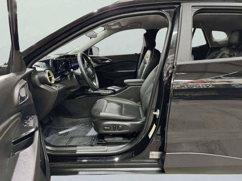 Used 2025 Chevrolet Trax ACTIV w/ Driver Confidence Package FWD image 23